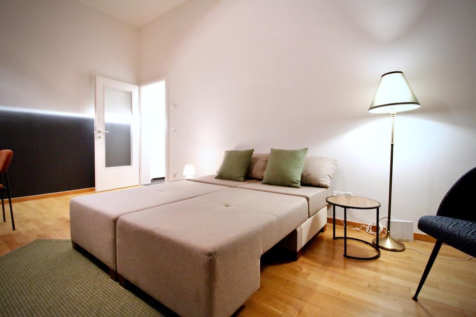 Bed, Living room