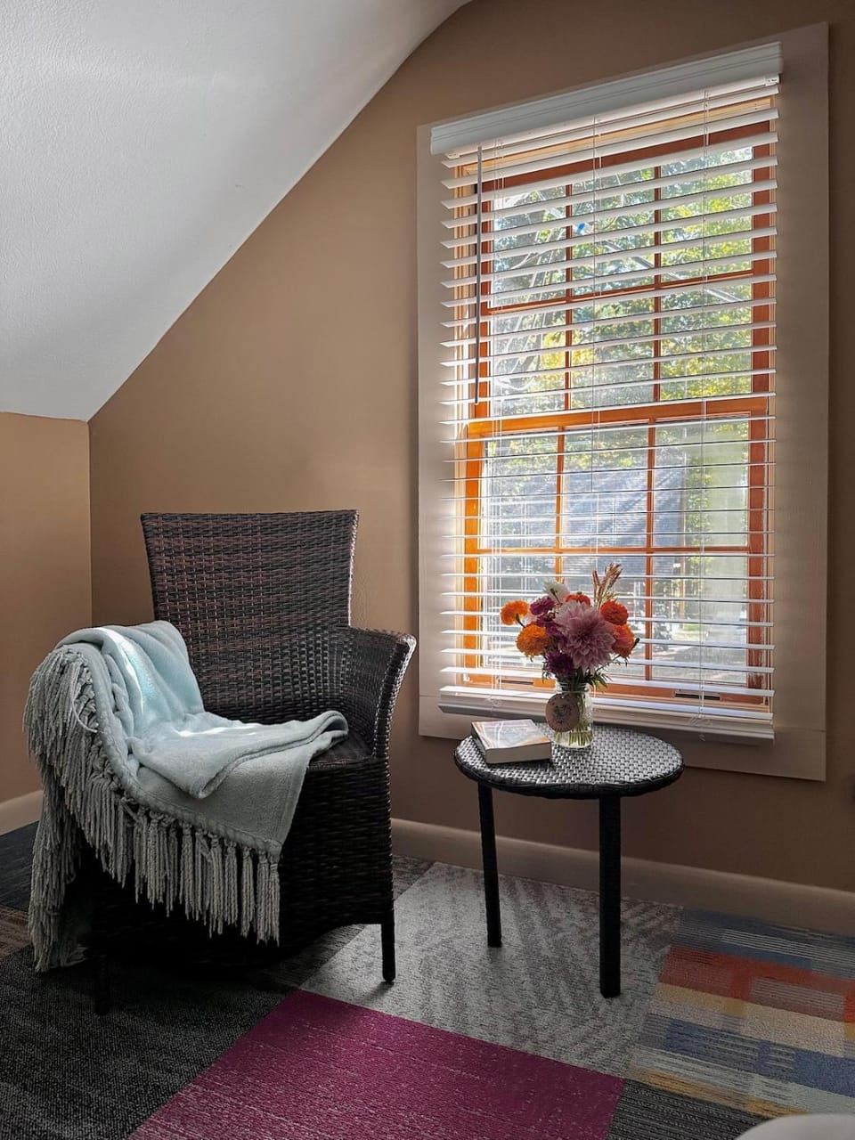 Seating area, Bedroom