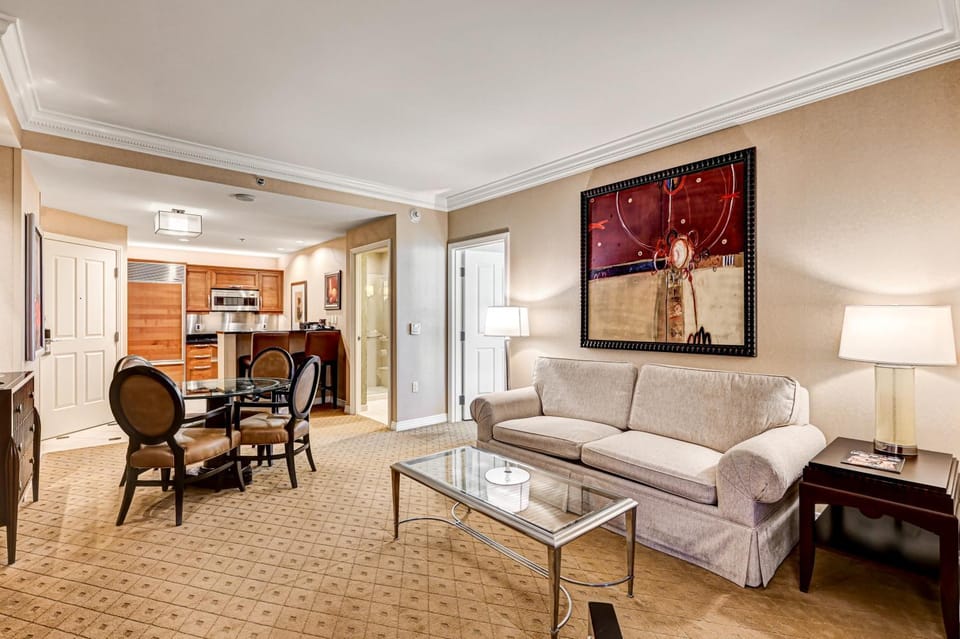 Kitchen or kitchenette, Living room, Photo of the whole room, Seating area, Dining area