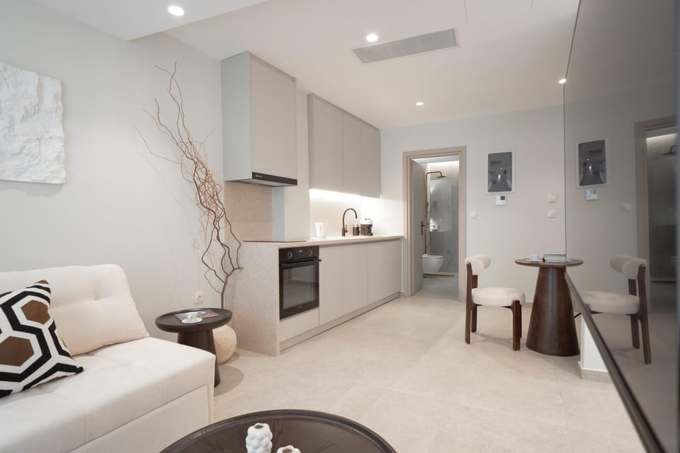 Kitchen or kitchenette, Living room, Seating area, Dining area