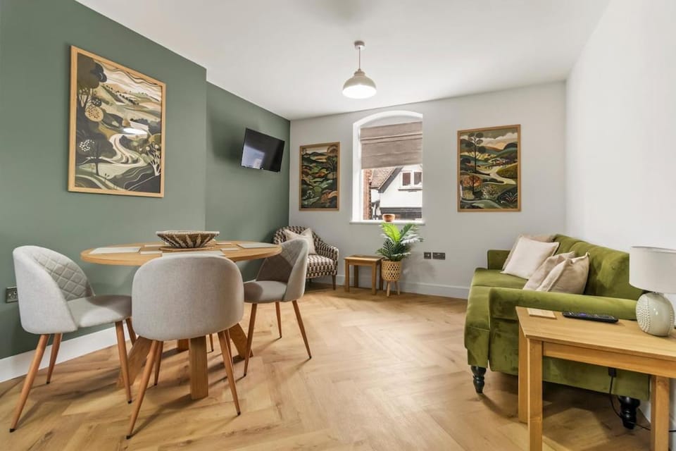 Perry - Stylish City Centre Apartment Apartment in Worcester