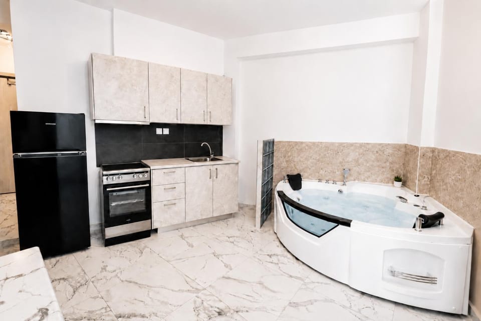 Valaoritou Luxury Jacuzzi by Dimcol 2 Apartment in Thessaloniki