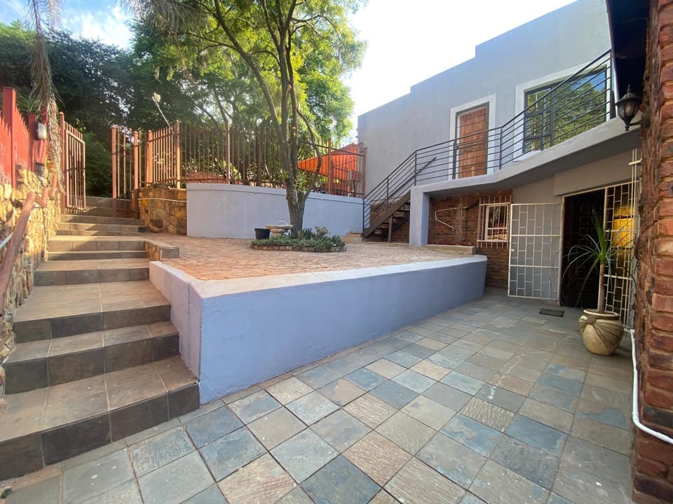 Mbobo Legacy Residence Bed and Breakfast in Pretoria