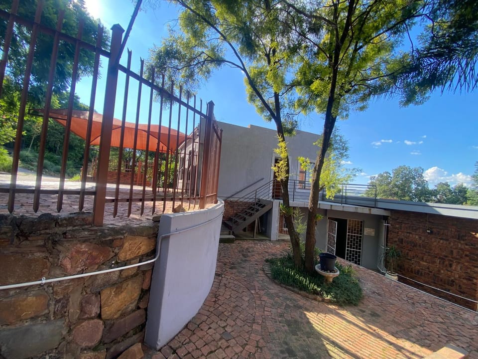 Mbobo Legacy Residence Bed and Breakfast in Pretoria