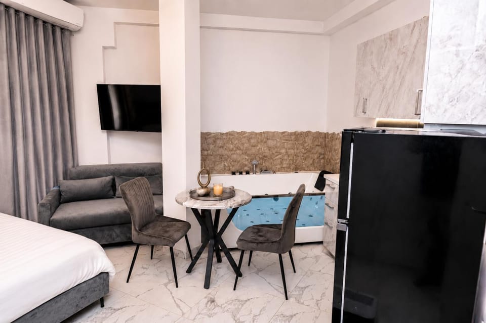 Valaoritou Luxury Jacuzzi by Dimcol 3 Apartment in Thessaloniki
