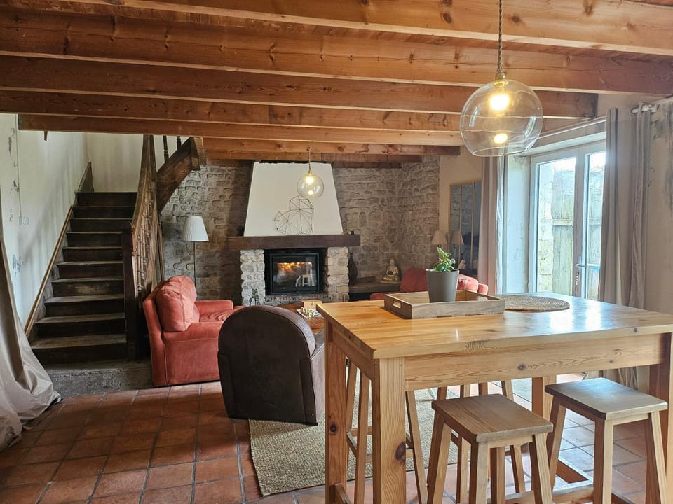 Living room, Dining area