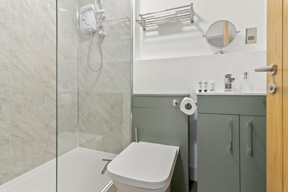 Shower, Toilet, Bathroom