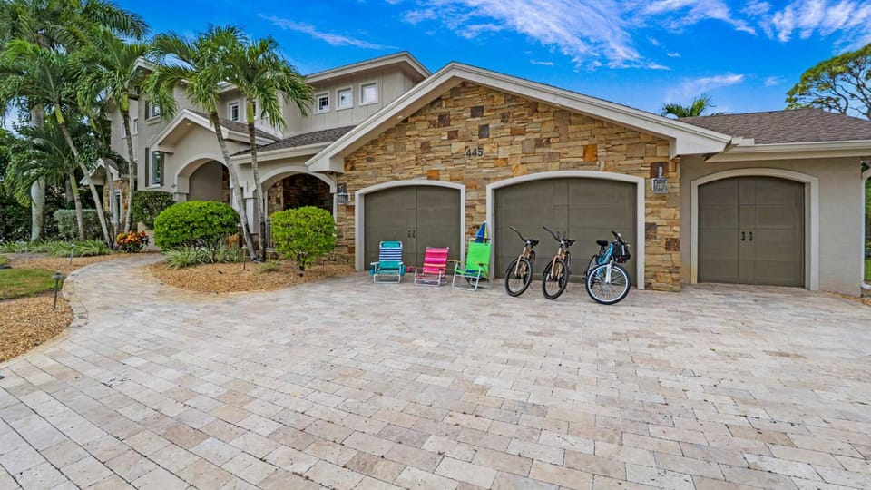 The Palm River House House in North Naples