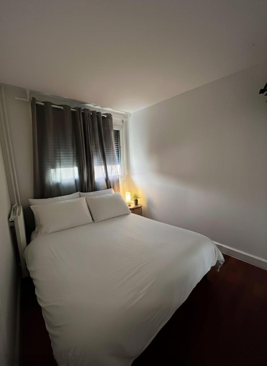 Bel appartement asniere sur seine Apartment in Courbevoie