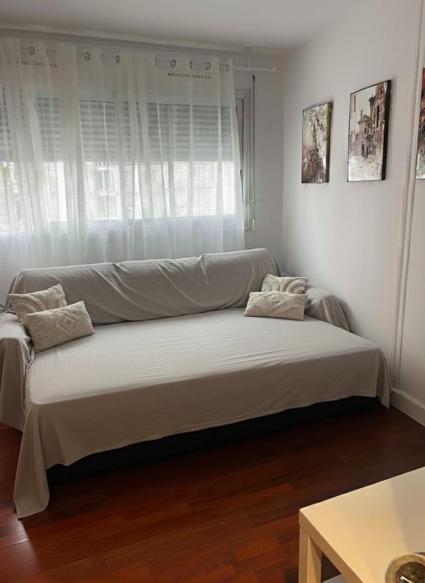 Bel appartement asniere sur seine Apartment in Courbevoie