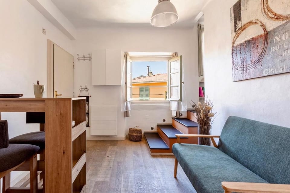 Appartement au coeur du Vieux Nice, Plages & Promenade des Anglais 2min a pied Apartment in Nice