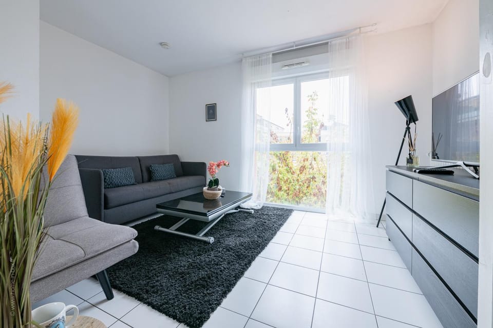 Communal lounge/ TV room, TV and multimedia, Kitchen or kitchenette, Living room, Seating area