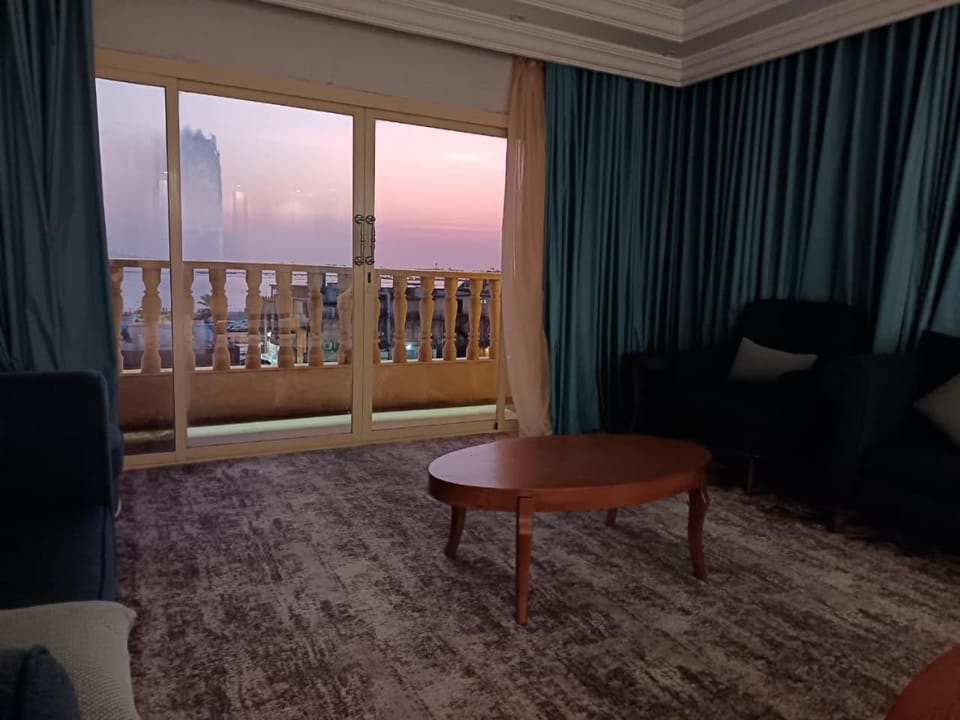 امواج الحمراء للشقق المخدومة2 Apartment hotel in Jeddah
