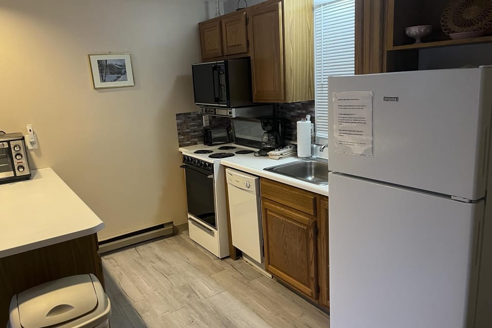 Misty Harbor Resort - Unit 219 Apartment in Gilford