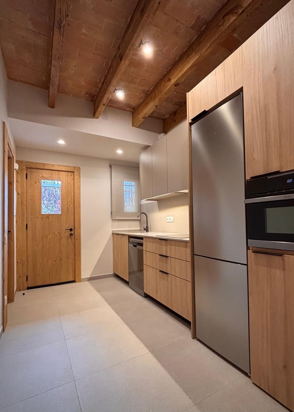 Kitchen or kitchenette, oven