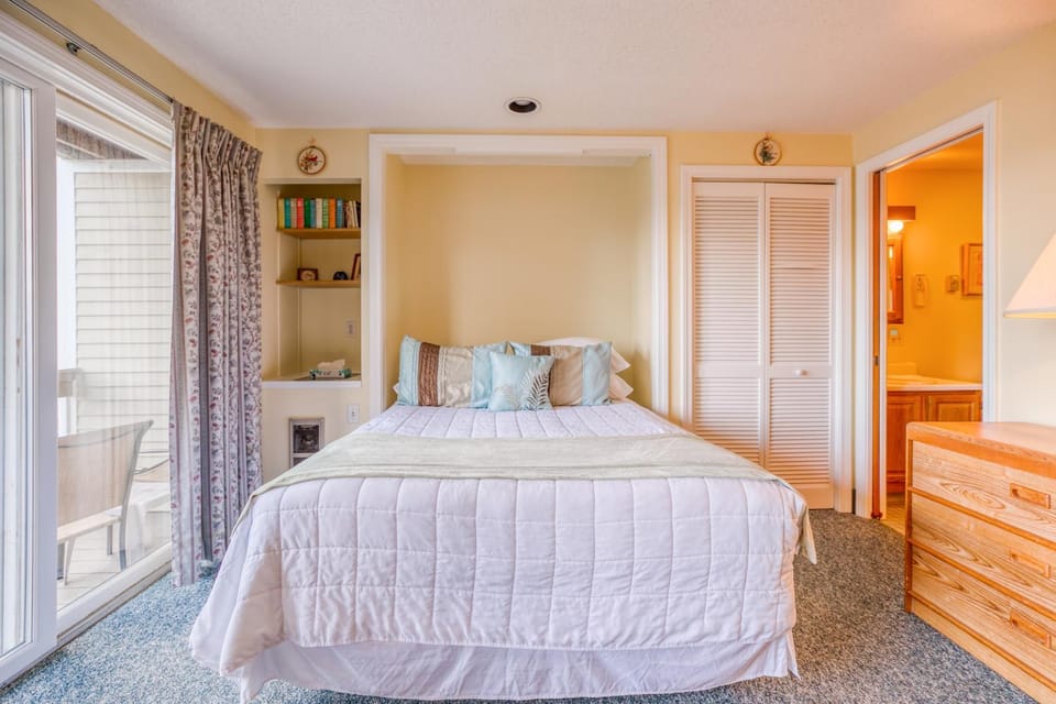 Misty Harbor Resort - Unit 103 Apartment in Gilford