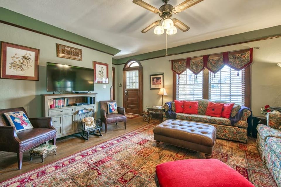 Lyons Den - Lower House in Lake Junaluska