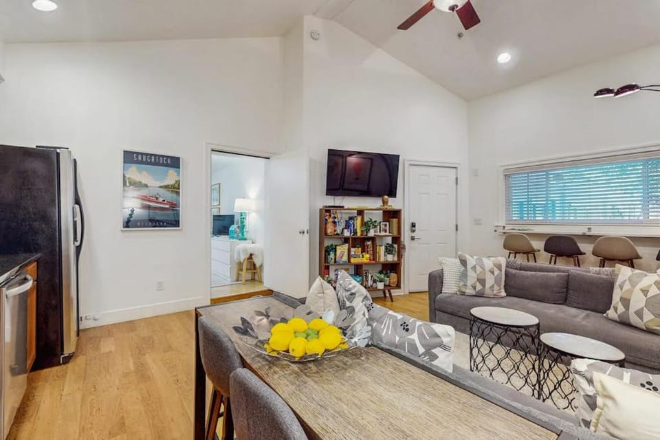 Arrowhead Resort - Undeniably Darling House in Saugatuck