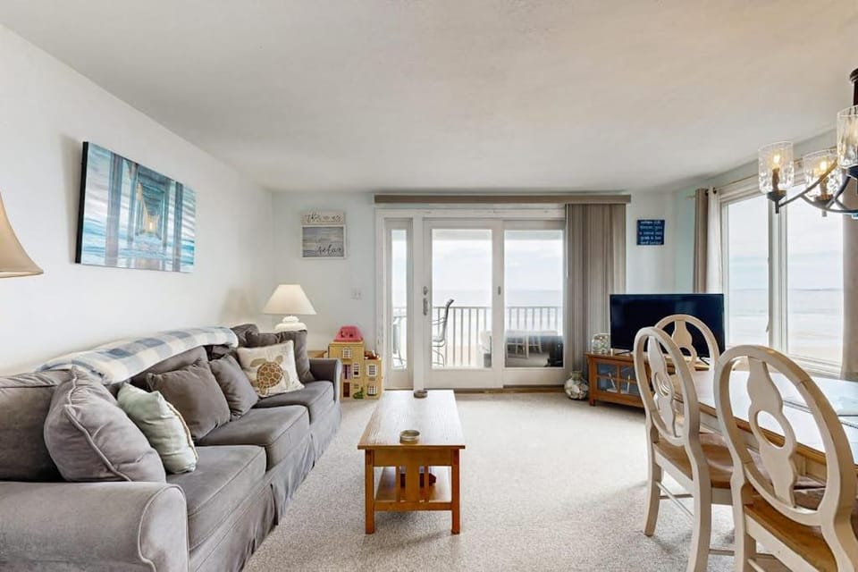 Beachfront Memories Apartment in Old Orchard Beach
