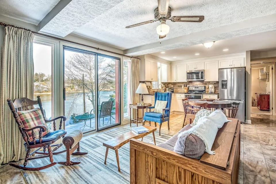 Armstrong Apartment House in Lake Junaluska