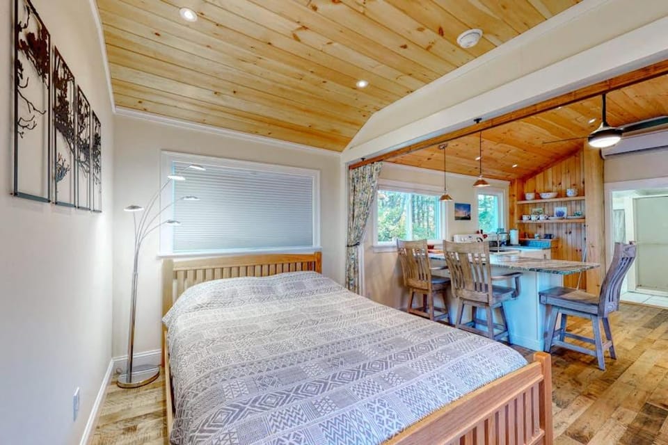 Riverbank Place House in Ogunquit