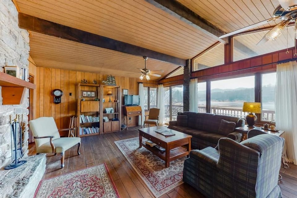 Morris Villa Upper House in Lake Junaluska