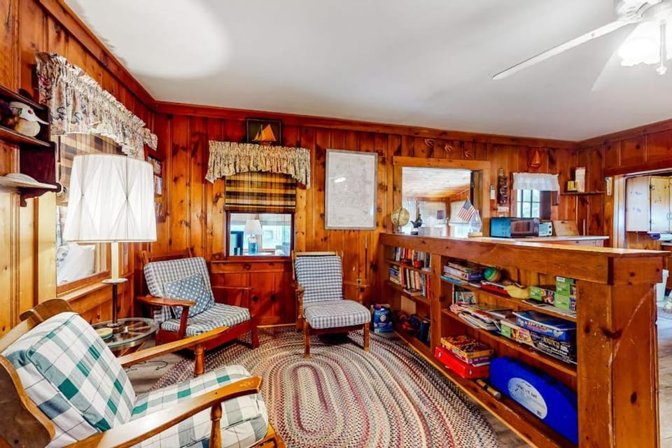Big Cottage House in York Beach