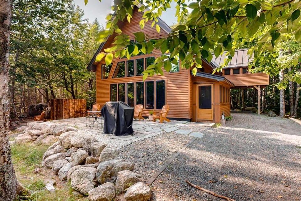 Property building, Day, BBQ facilities, BBQ facilities, Garden