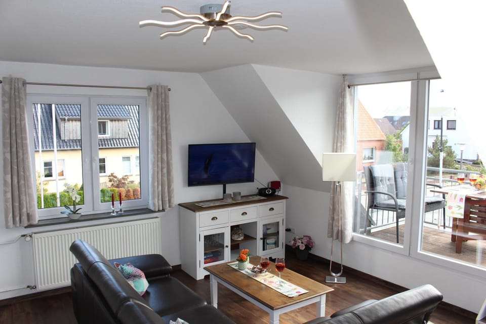 Living room, Photo of the whole room