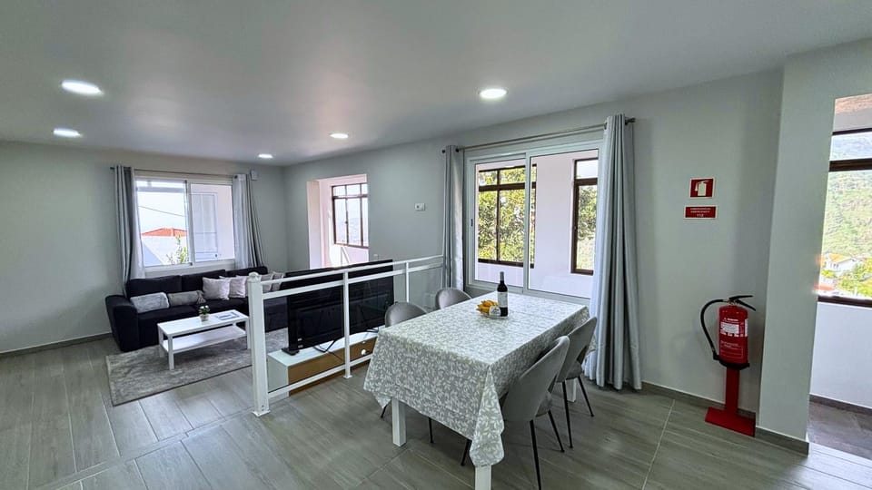 Ninho's Sea View By Sam Houses Apartment in Madeira District