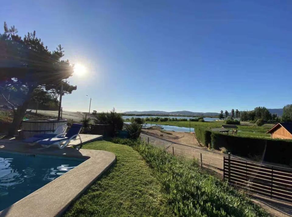 Casa vista Lago Rapel House in O'Higgins, Chile