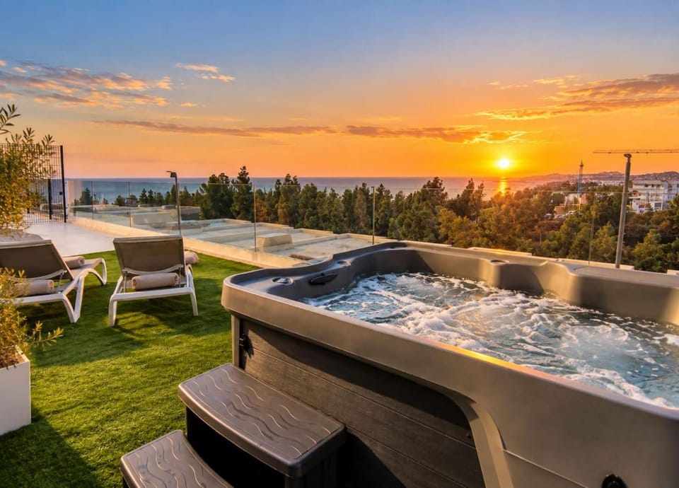 Eden Deluxe, Jacuzzi & Sea Apartment in Costa del Sol