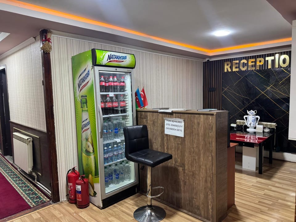 Property building, Lobby or reception, vending machine