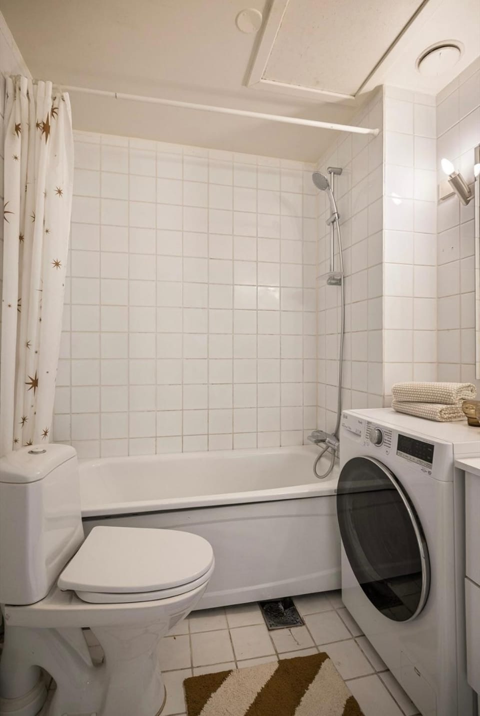 Shower, Toilet, Bathroom, Bath, towels, washing machine, dryer