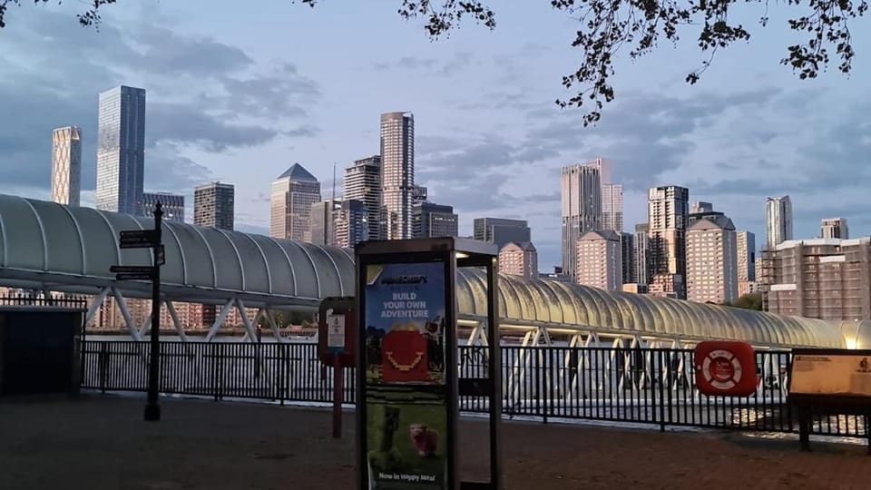 The Quayside Retreat- Parking - Uber Boats - Train Apartment in London Borough of Southwark