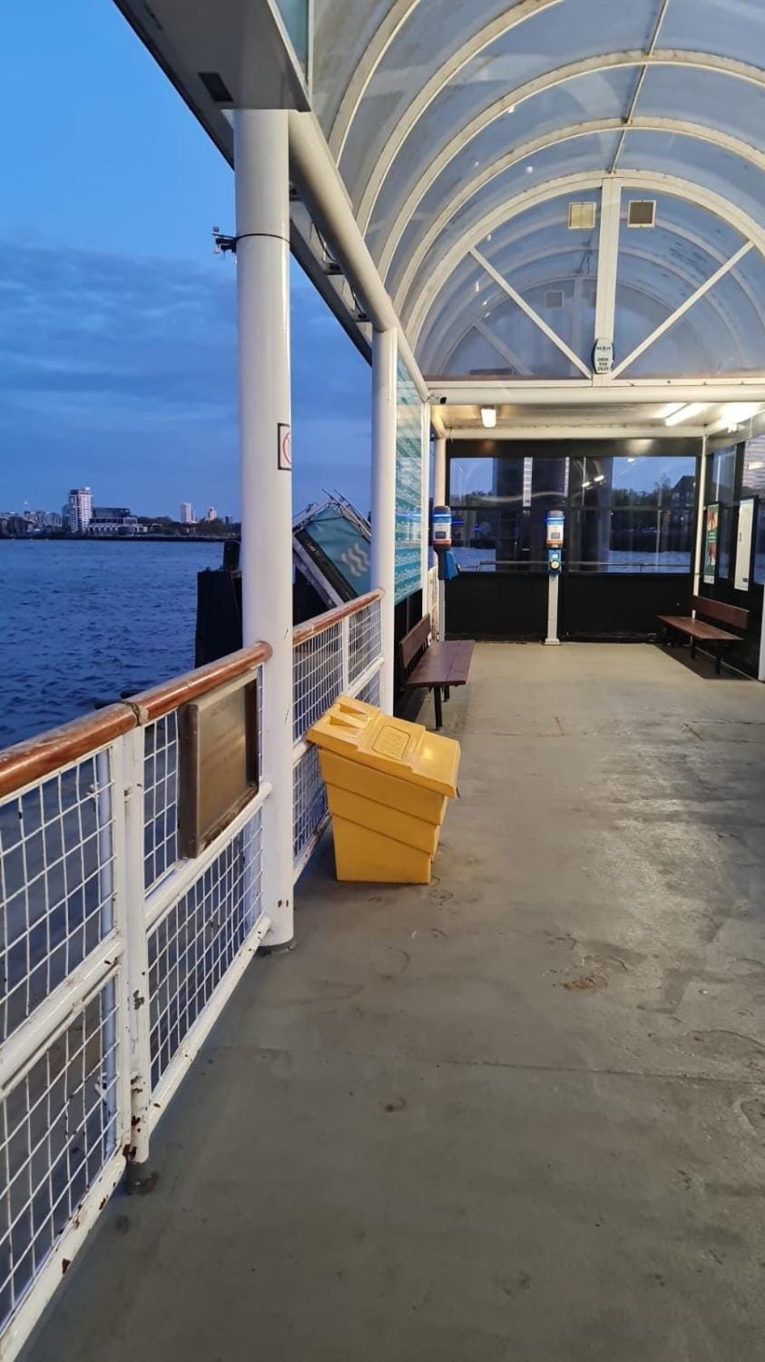 The Quayside Retreat- Parking - Uber Boats - Train Apartment in London Borough of Southwark