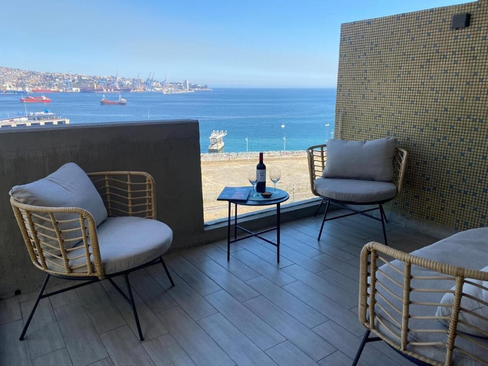Day, Natural landscape, Balcony/Terrace, Sea view