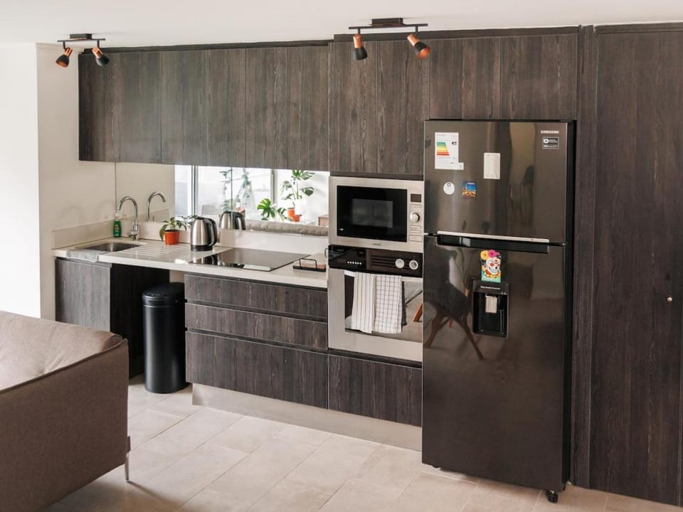 Kitchen or kitchenette, oven