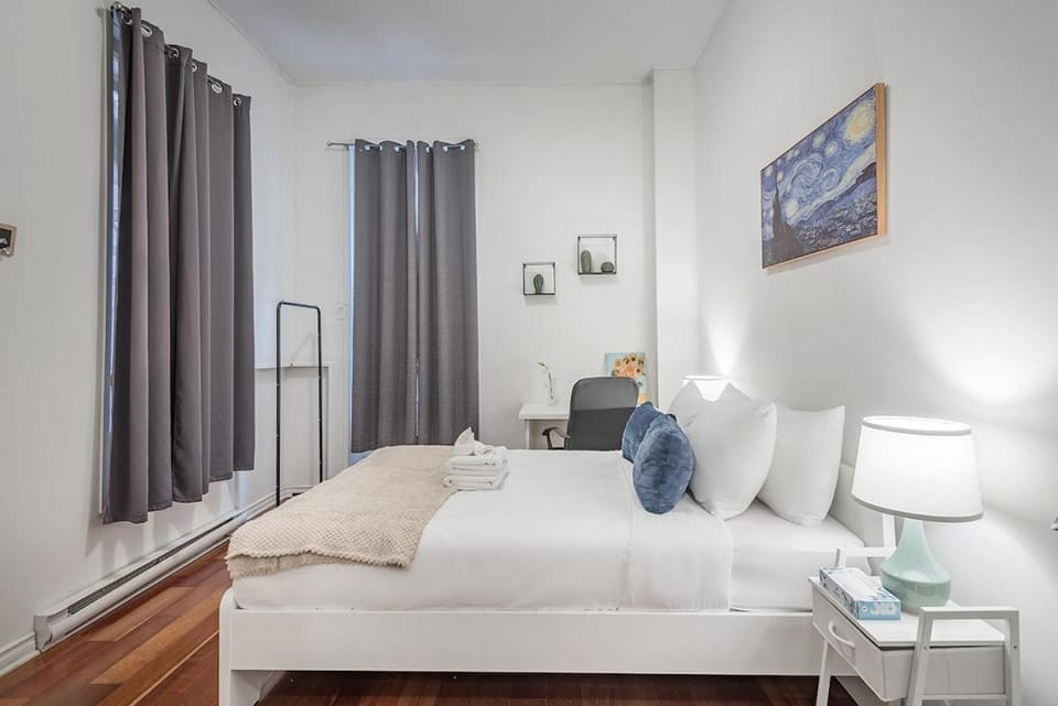 Bed, Photo of the whole room, Bedroom