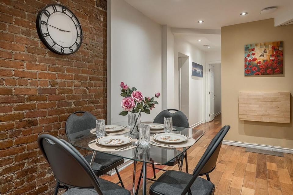 Seating area, Dining area