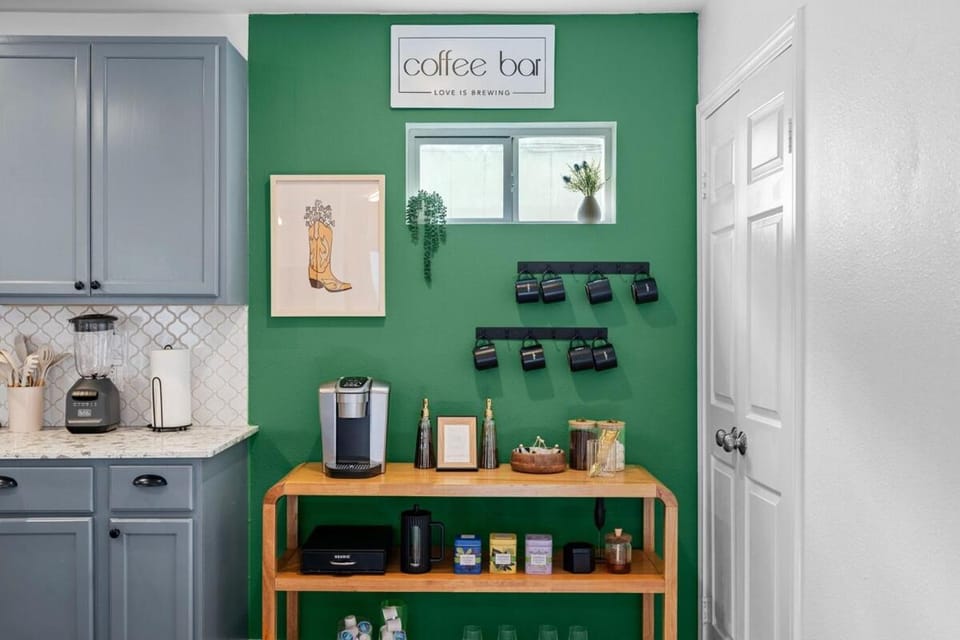 Sleeps 8 Modern 3BR Leander Coffee Bar & Yard Apartment in Leander