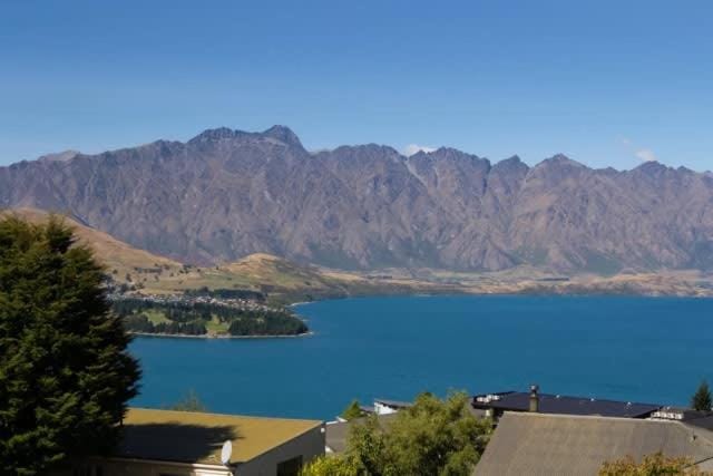 Charming 2 bedroom with fantastic views Apartment in Queenstown