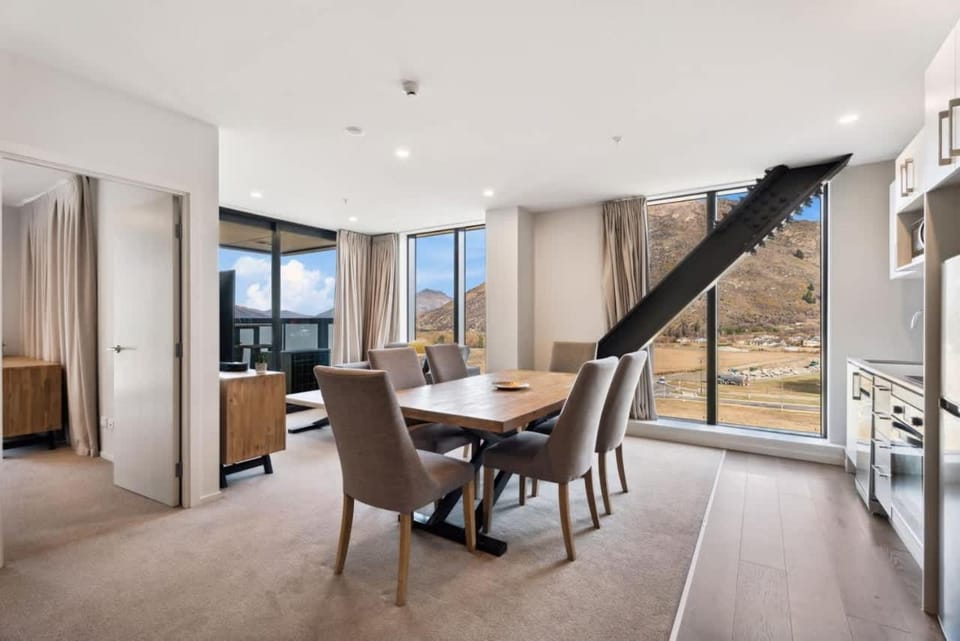 Modern apartment with fantastic mountain views Apartment in Queenstown