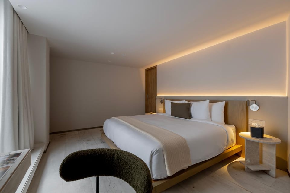 Bed, Photo of the whole room, Bedroom