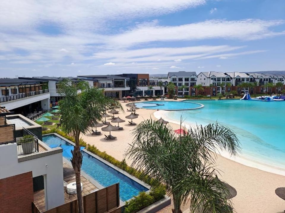 The Blyde Crystal Lagoon Pretoria 3Bed Apartment in Pretoria
