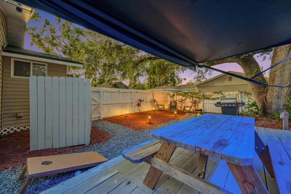 The Backyard Glampground - Camper Fire Pit & Games Campground/ 
RV Resort in Tampa