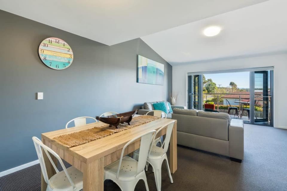 Summercloud - Huge Premium 2BR Apt on Huskisson Main Street By Nautilus Apartments Jervis Bay Apartment in Huskisson