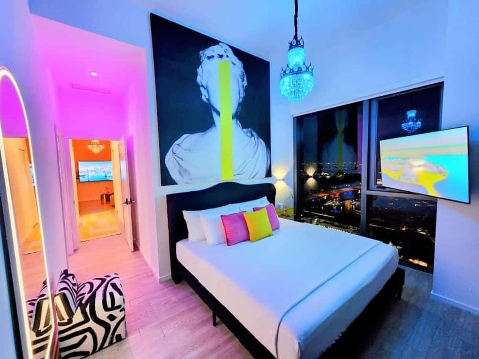 Communal lounge/ TV room, Bed, TV and multimedia, Photo of the whole room, Evening entertainment, Bedroom