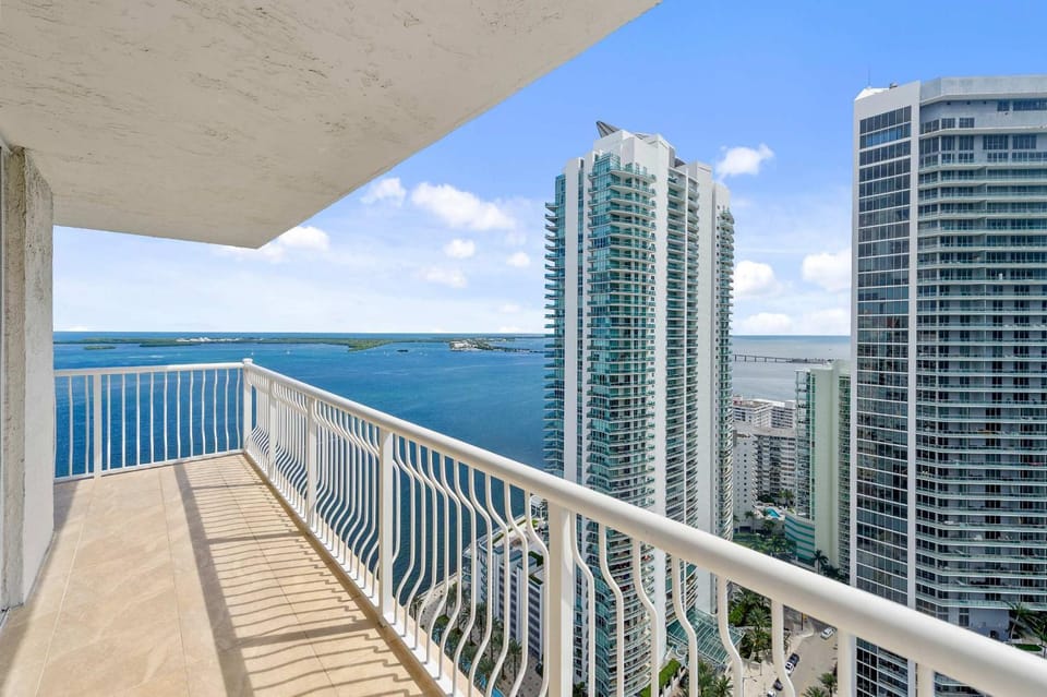 Luxury Brickell Penthouse Ocean Views Rooftop Pool House in Brickell