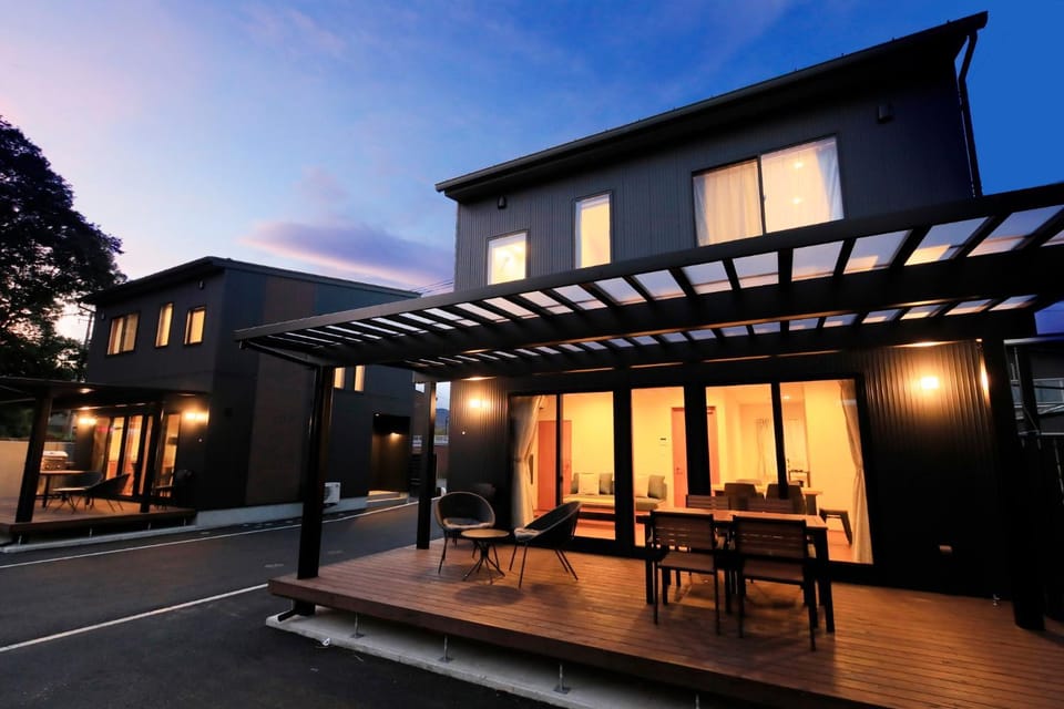 Property building, Night, Balcony/Terrace